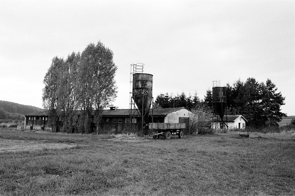 kolkoz-batiment-000054300010-2-rd1350.jpg