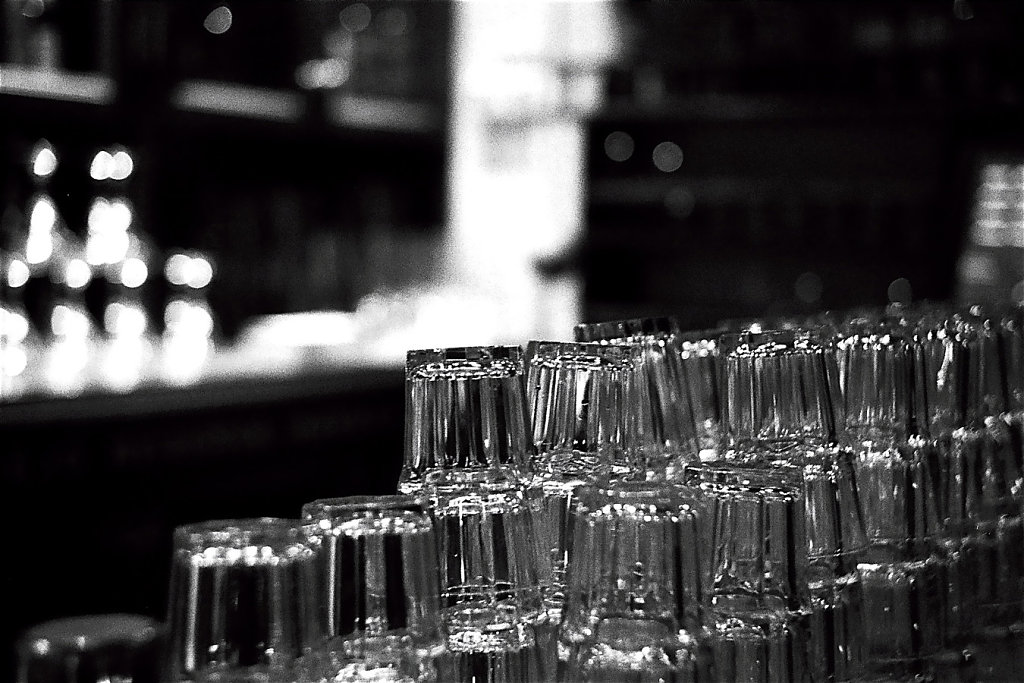 Barfly-M6-Tri-x-rd1350.jpg