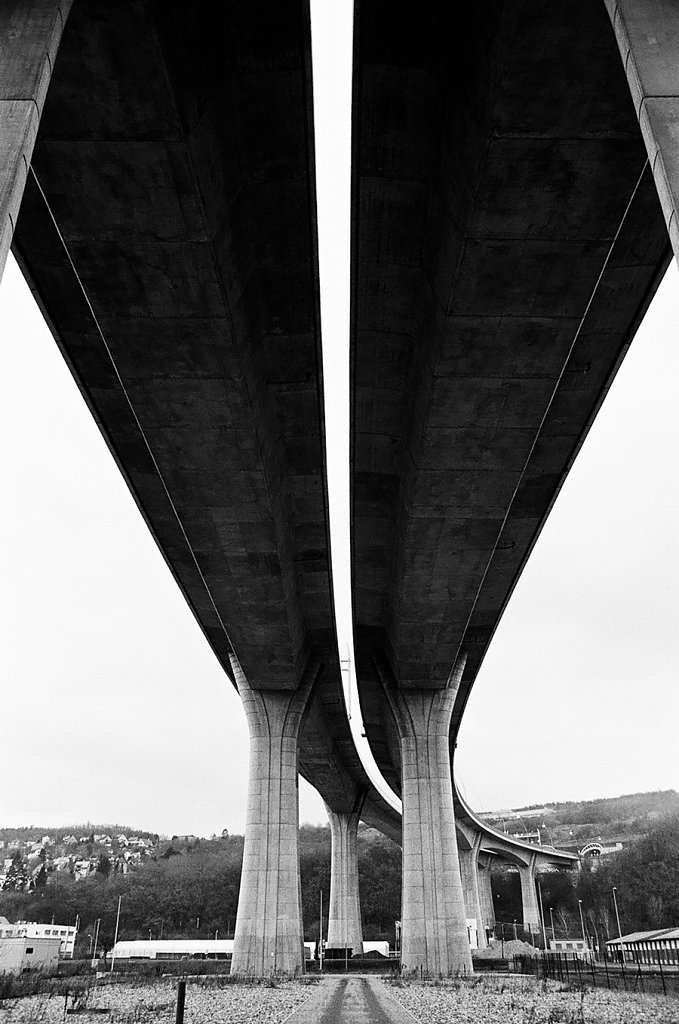 R9-pont-autoroute-courbe-d-V2-57310018-2-rd900.jpg