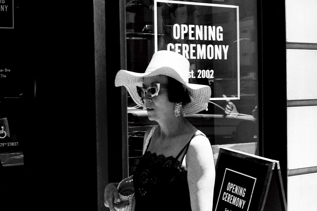 NYC-citizens-pietonne-chapeau-opening-ceremony-1083-lux50-Photo02-3-2-rd1350Lsite.jpg