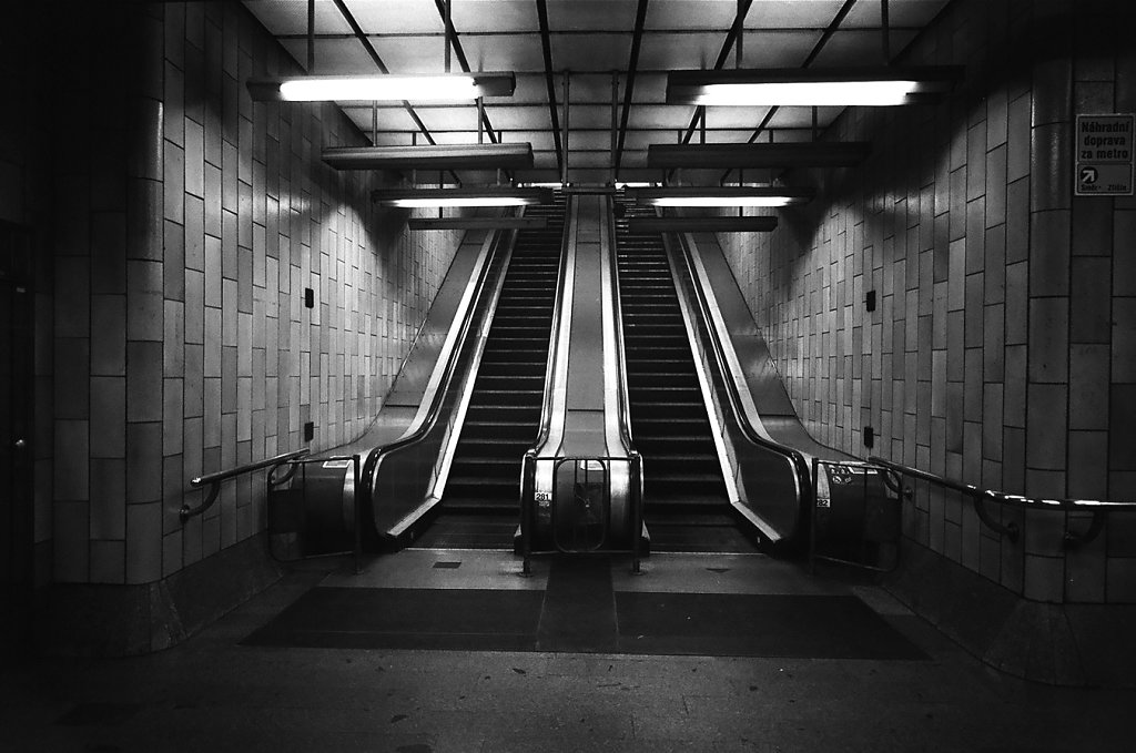 buda-escalators-01060026-2-rd1350.jpg